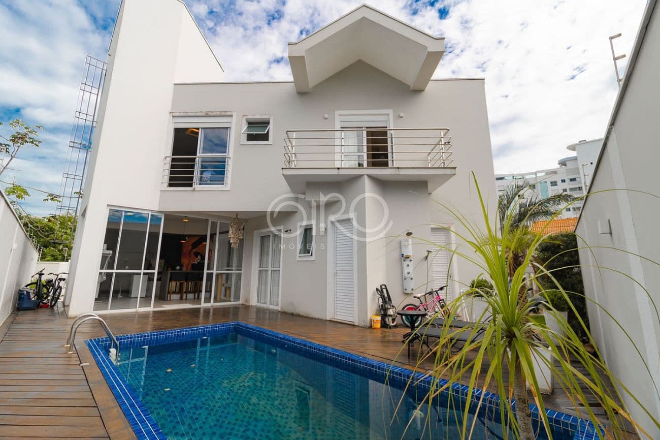 Casa para Locação na Praia dos Amores em Balneário Camboriú